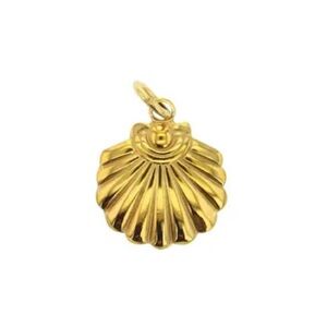 Gold clam shell charm